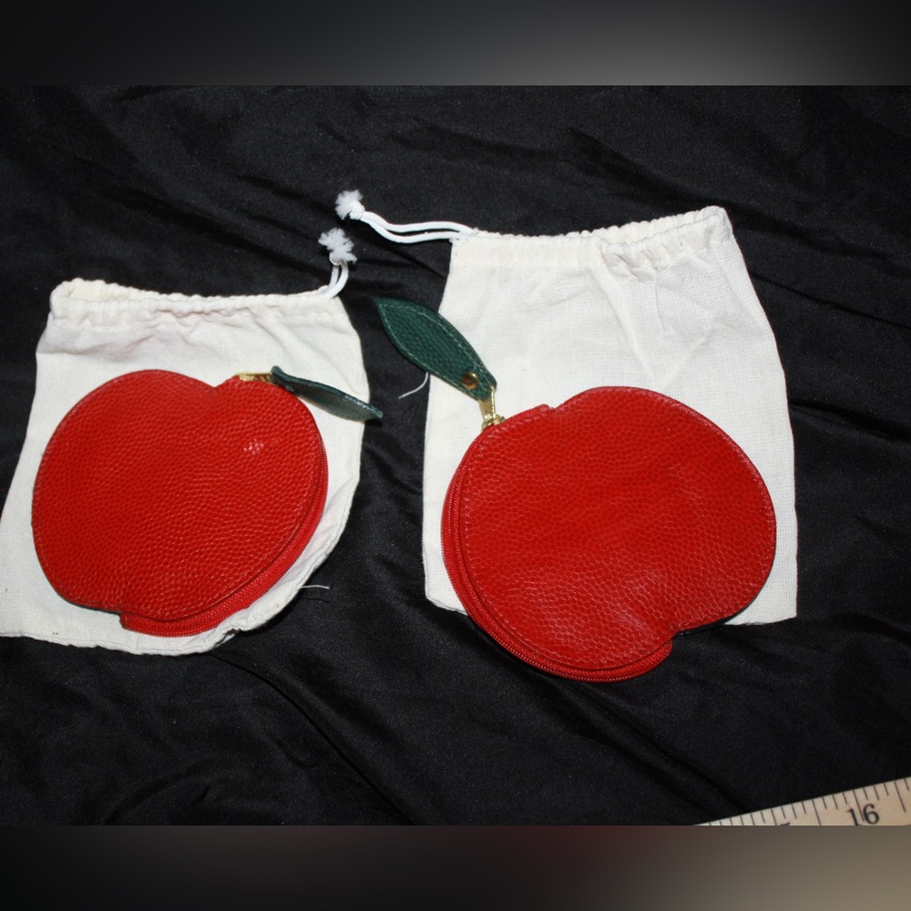 Vintage Leather Apple Change Purses . made in Bolivia 🌵